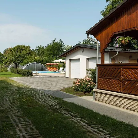 In 48113 Balatonkeresztúr