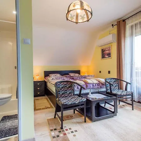 In 48113 Balatonkeresztúr