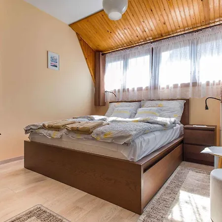 Apartament In 48113 *