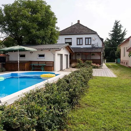Apartman In 48113